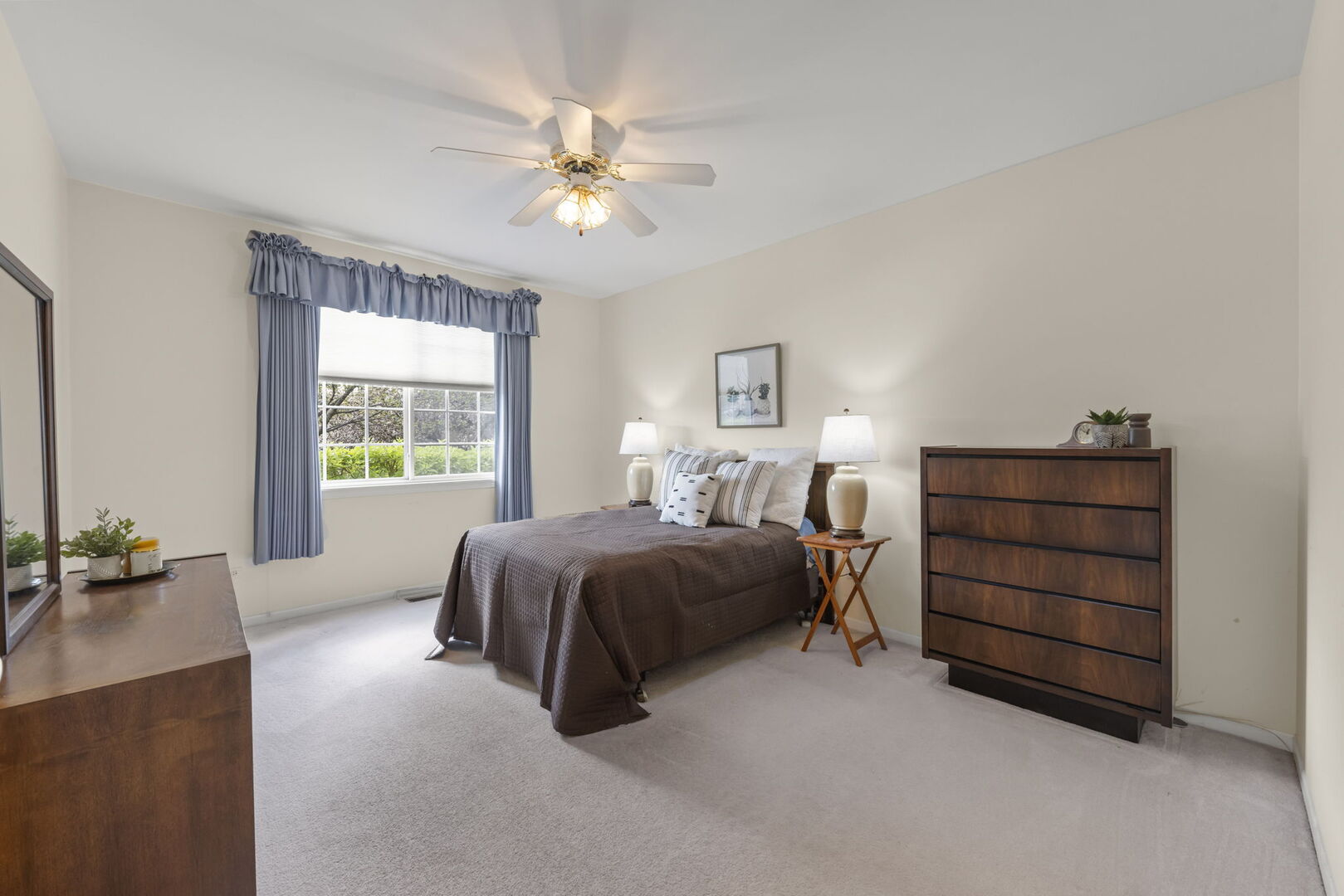 31301 Kline Circle, Warrenville, IL 60555