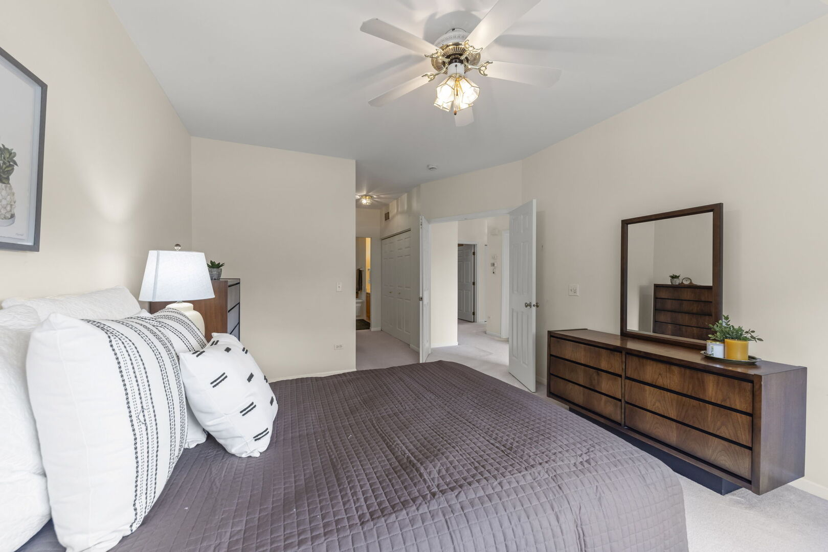 31301 Kline Circle, Warrenville, IL 60555