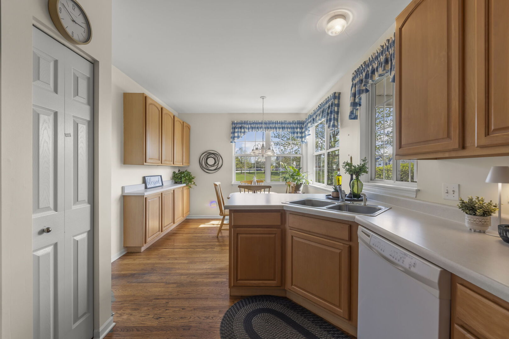 31301 Kline Circle, Warrenville, IL 60555