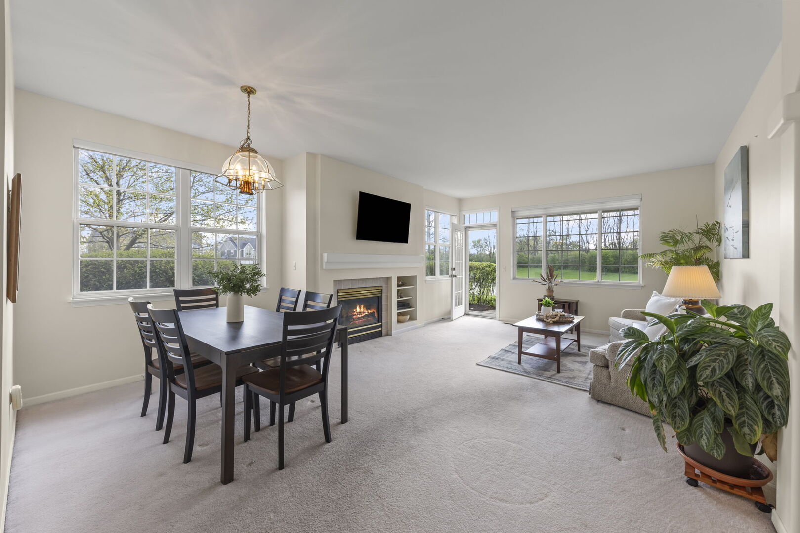 31301 Kline Circle, Warrenville, IL 60555