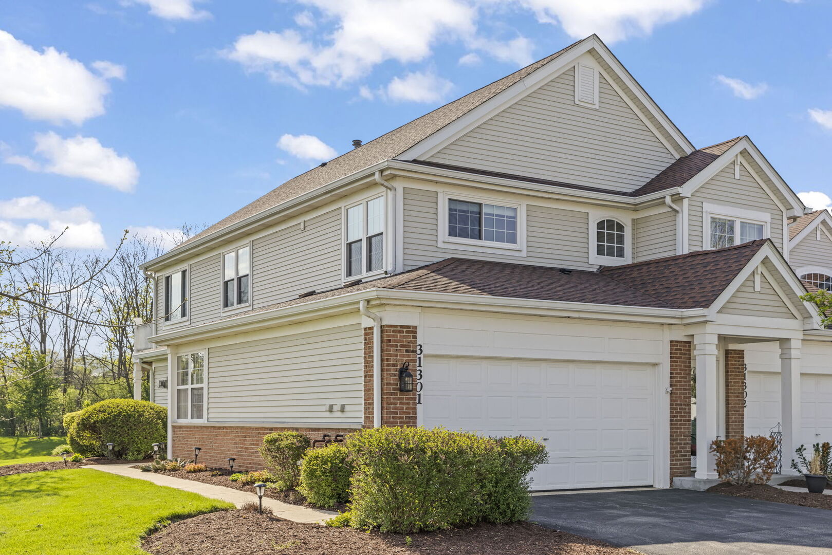 31301 Kline Circle, Warrenville, IL 60555