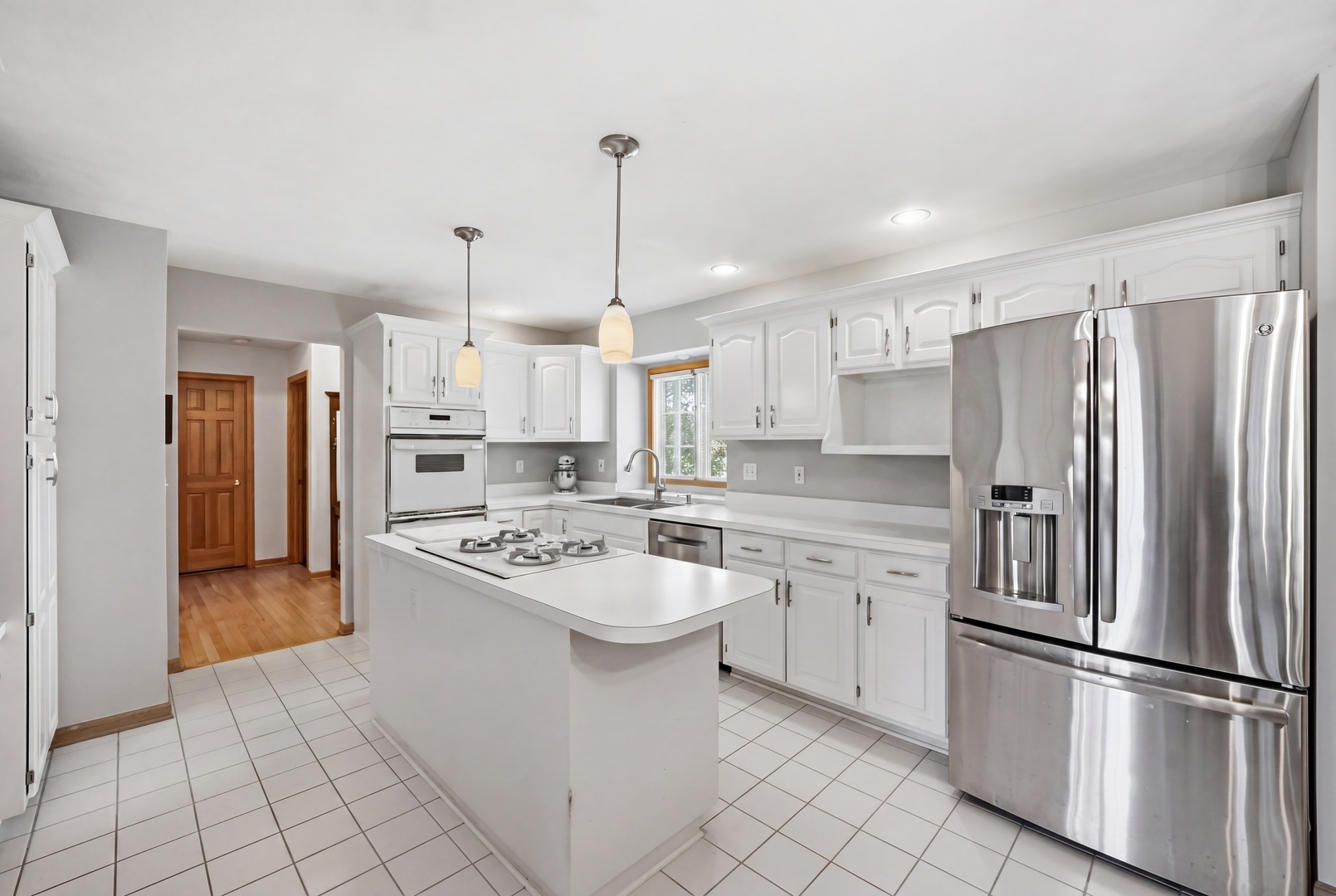 11497 Ridgecrest Drive, Roscoe, IL 61073