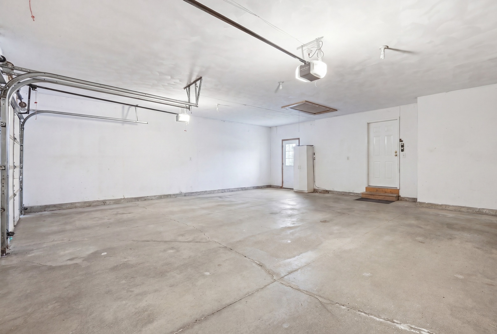 11497 Ridgecrest Drive, Roscoe, IL 61073