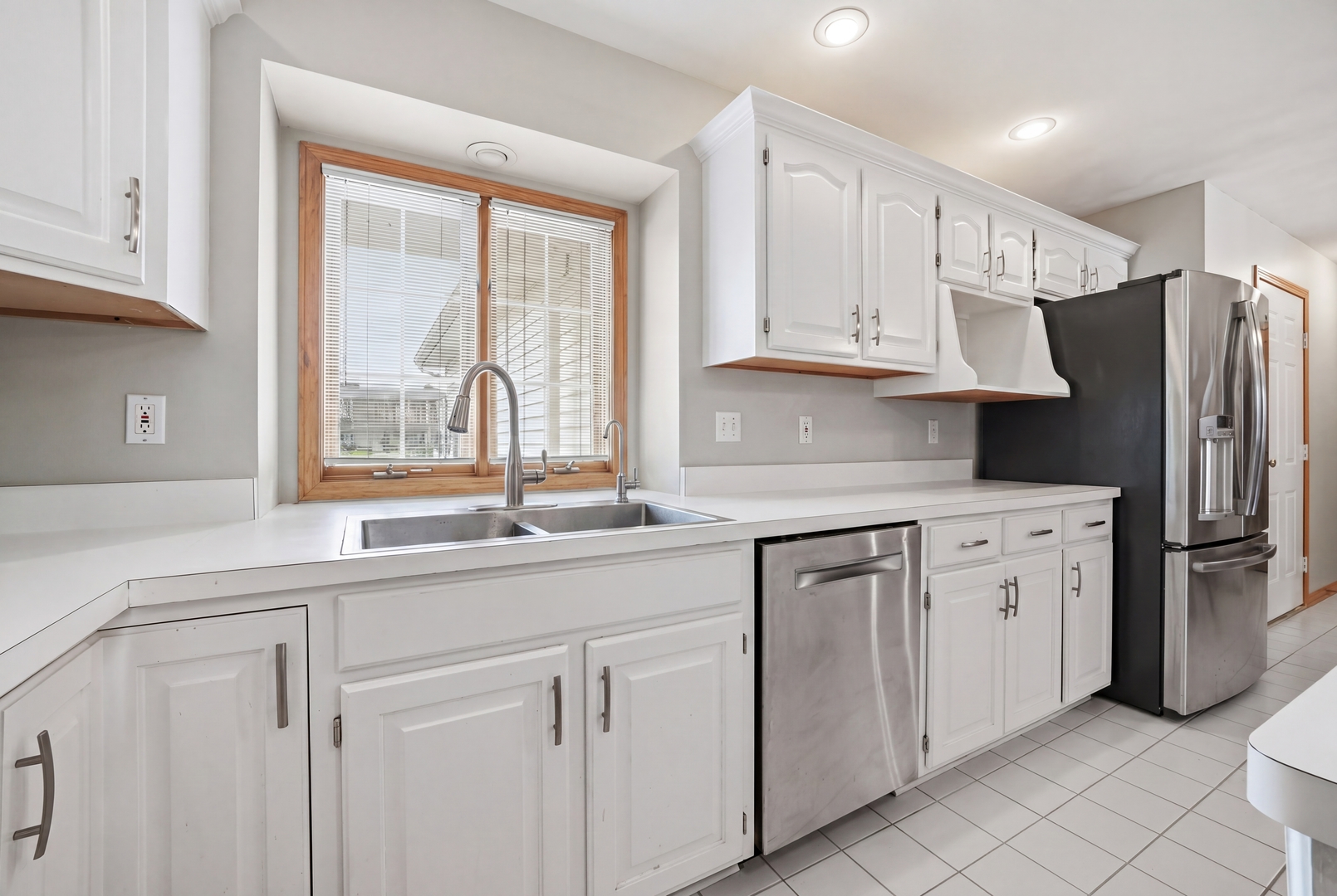 11497 Ridgecrest Drive, Roscoe, IL 61073