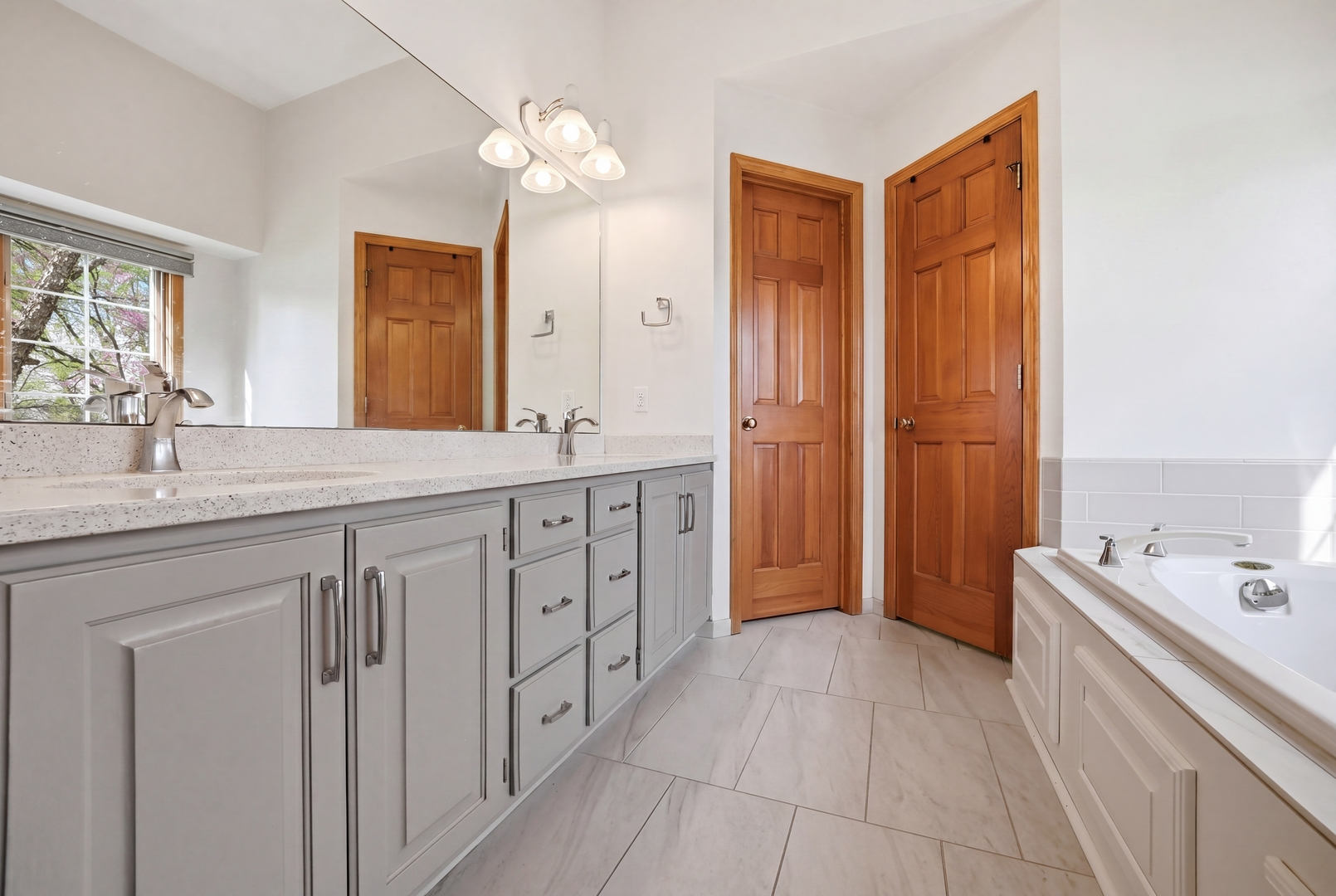 11497 Ridgecrest Drive, Roscoe, IL 61073