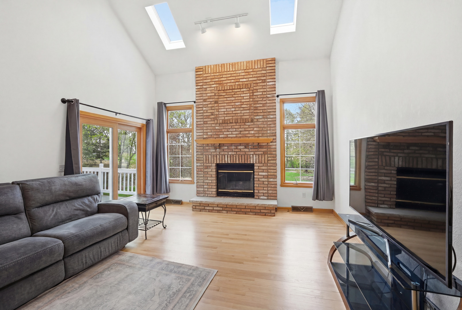 11497 Ridgecrest Drive, Roscoe, IL 61073