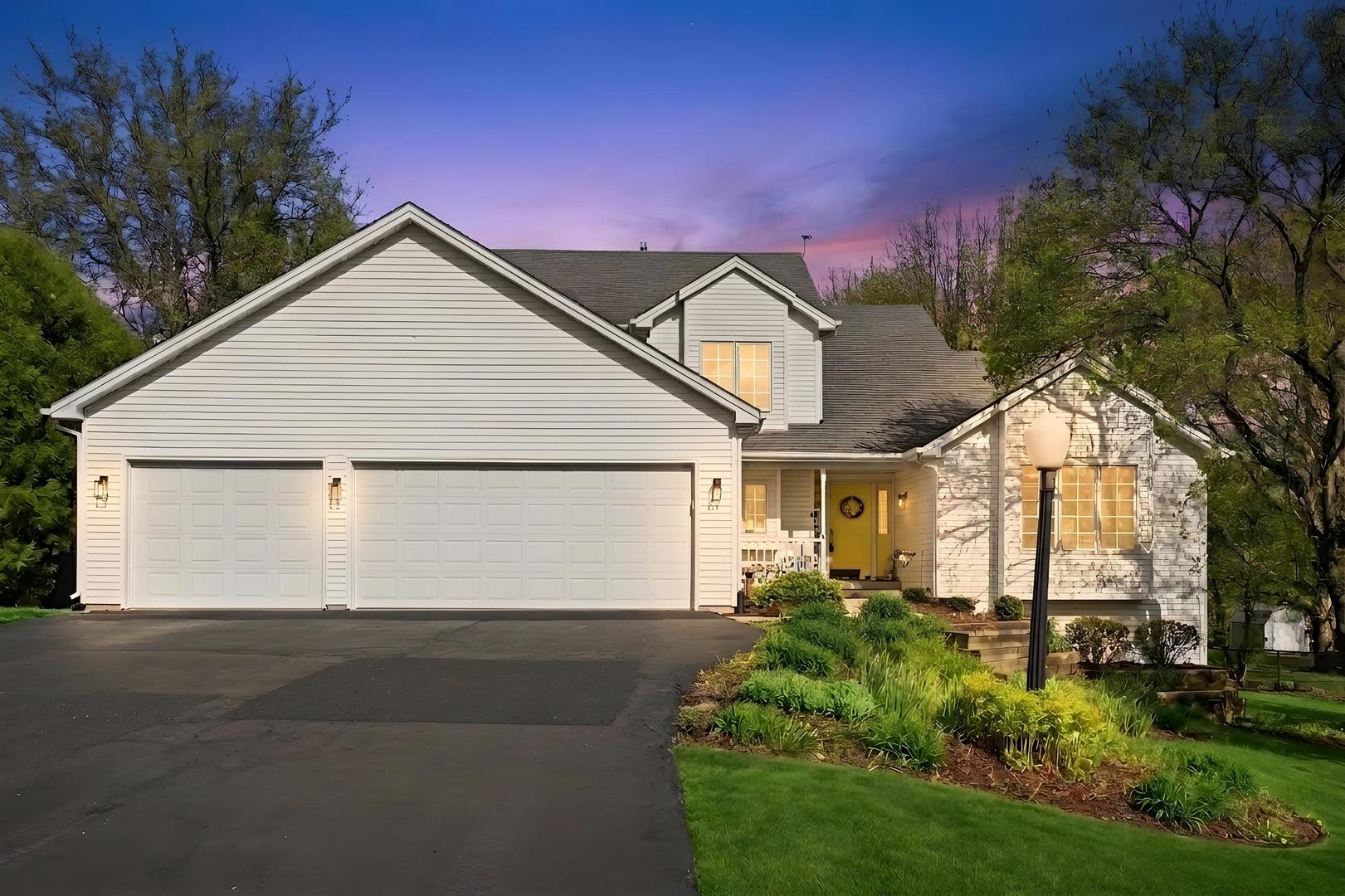 11497 Ridgecrest Drive, Roscoe, IL 61073