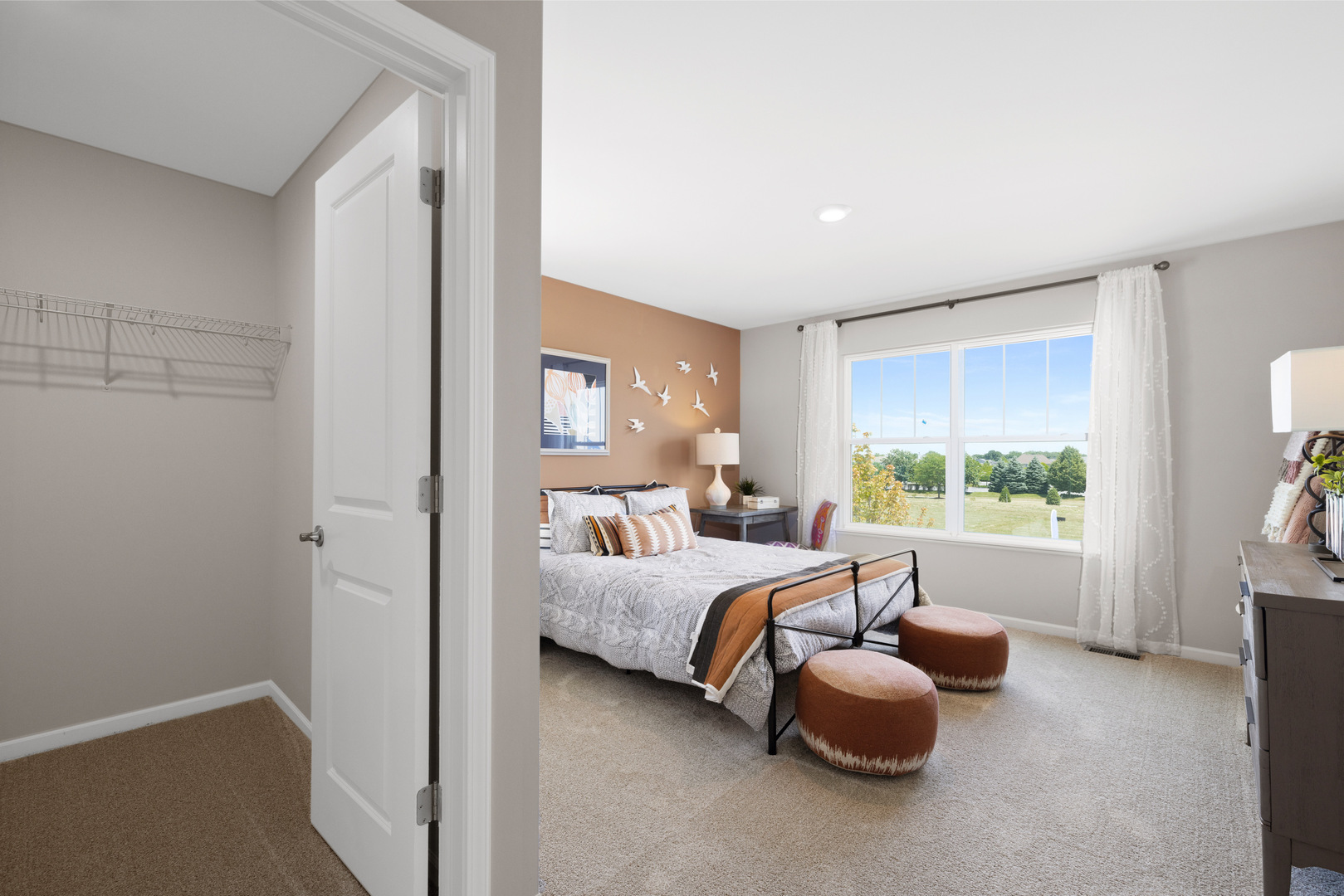 2000 Cosman Way, Algonquin, IL 60102