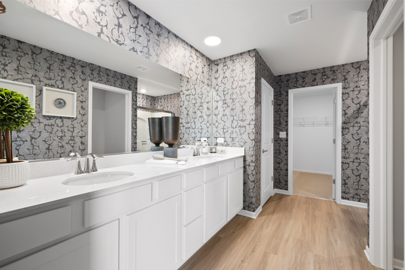 2000 Cosman Way, Algonquin, IL 60102