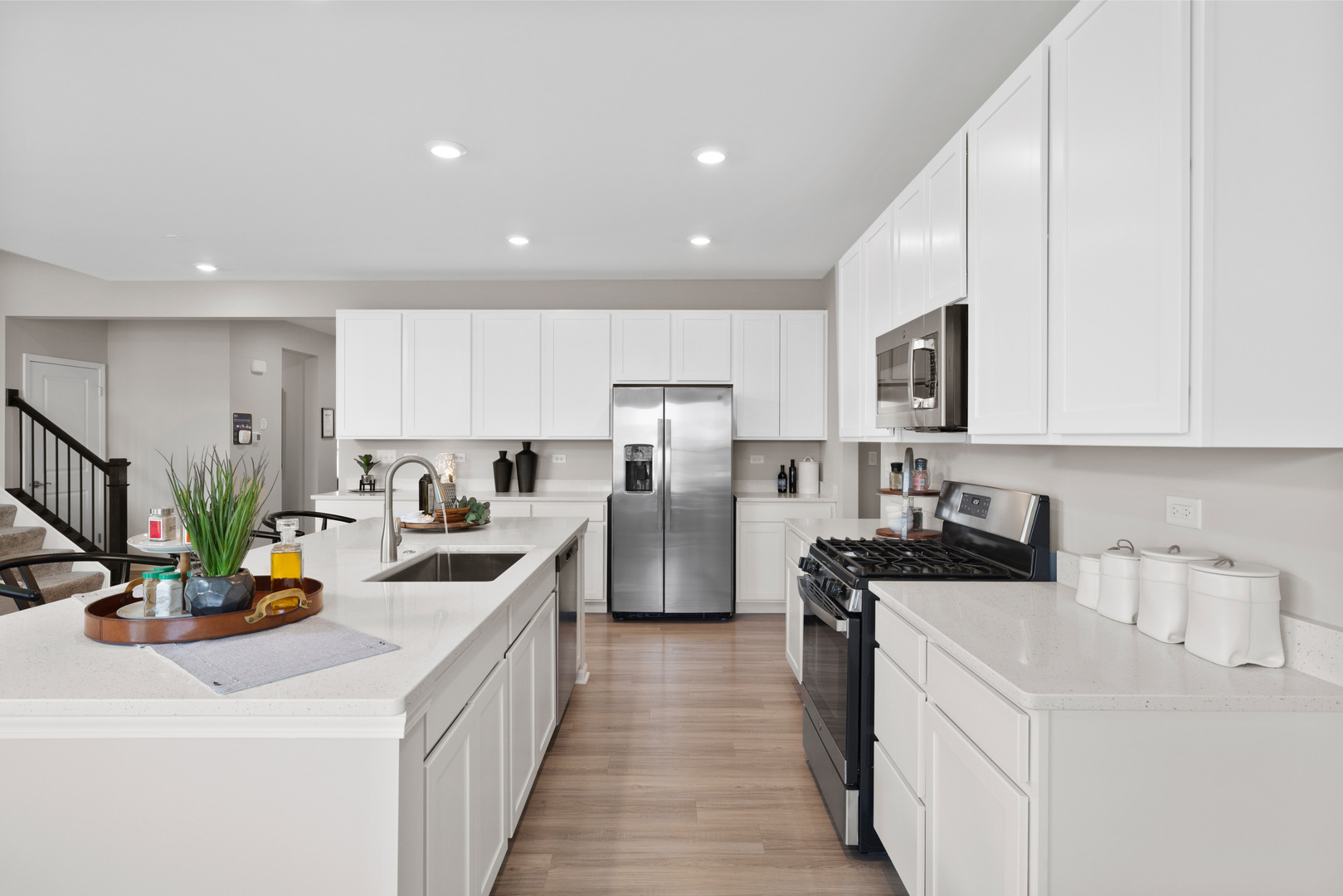 2000 Cosman Way, Algonquin, IL 60102