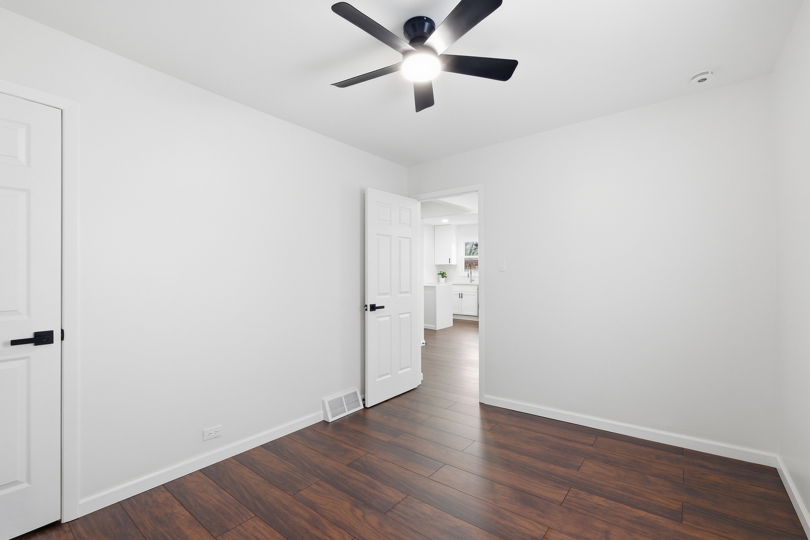 8622 S 78th Avenue, Bridgeview, IL 60455