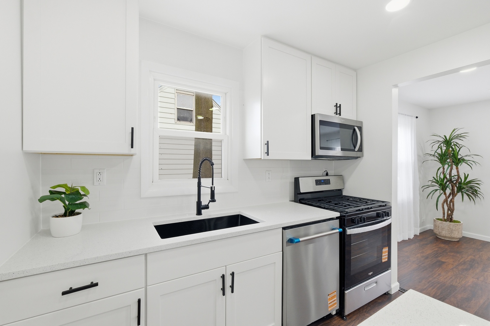 8622 S 78th Avenue, Bridgeview, IL 60455