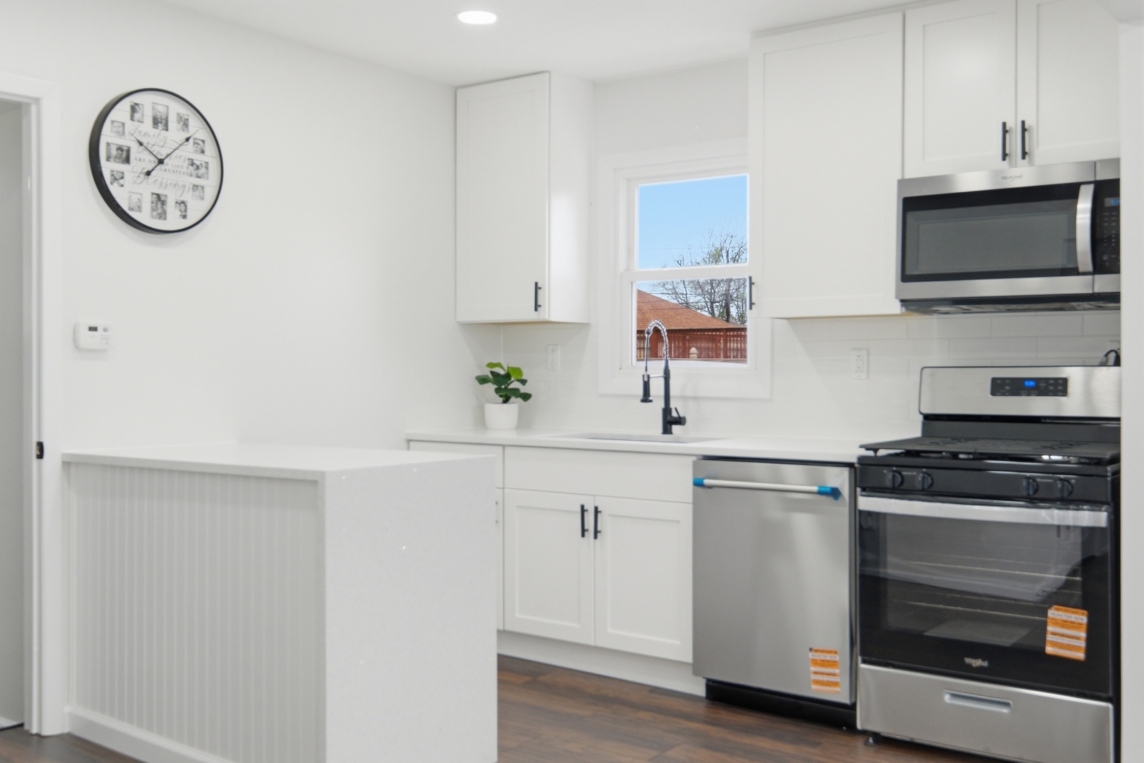 8622 S 78th Avenue, Bridgeview, IL 60455