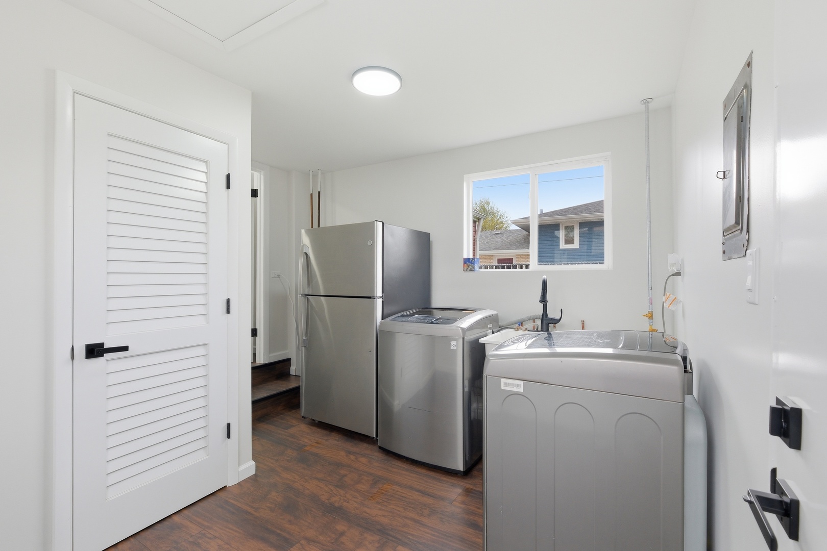 8622 S 78th Avenue, Bridgeview, IL 60455