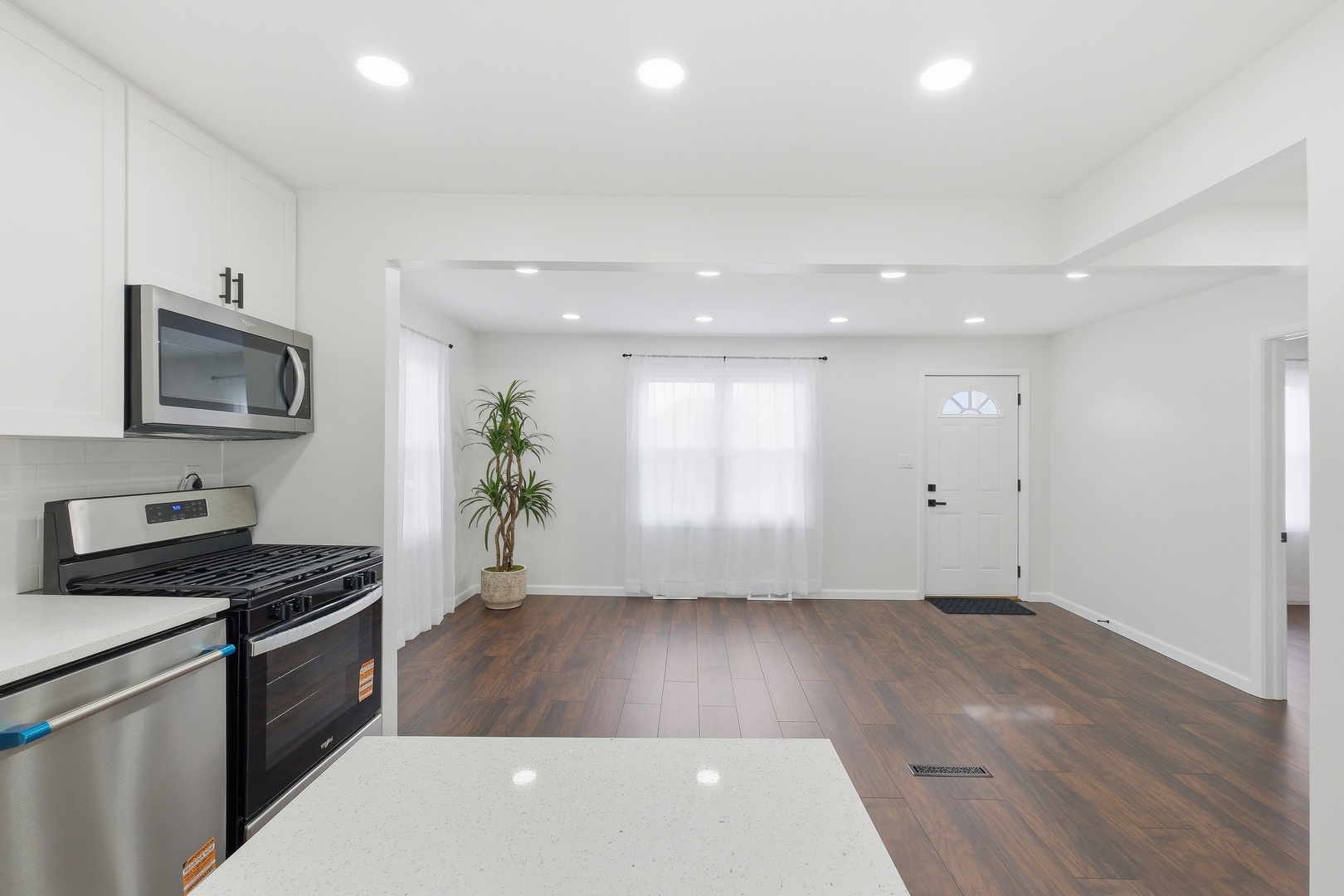 8622 S 78th Avenue, Bridgeview, IL 60455