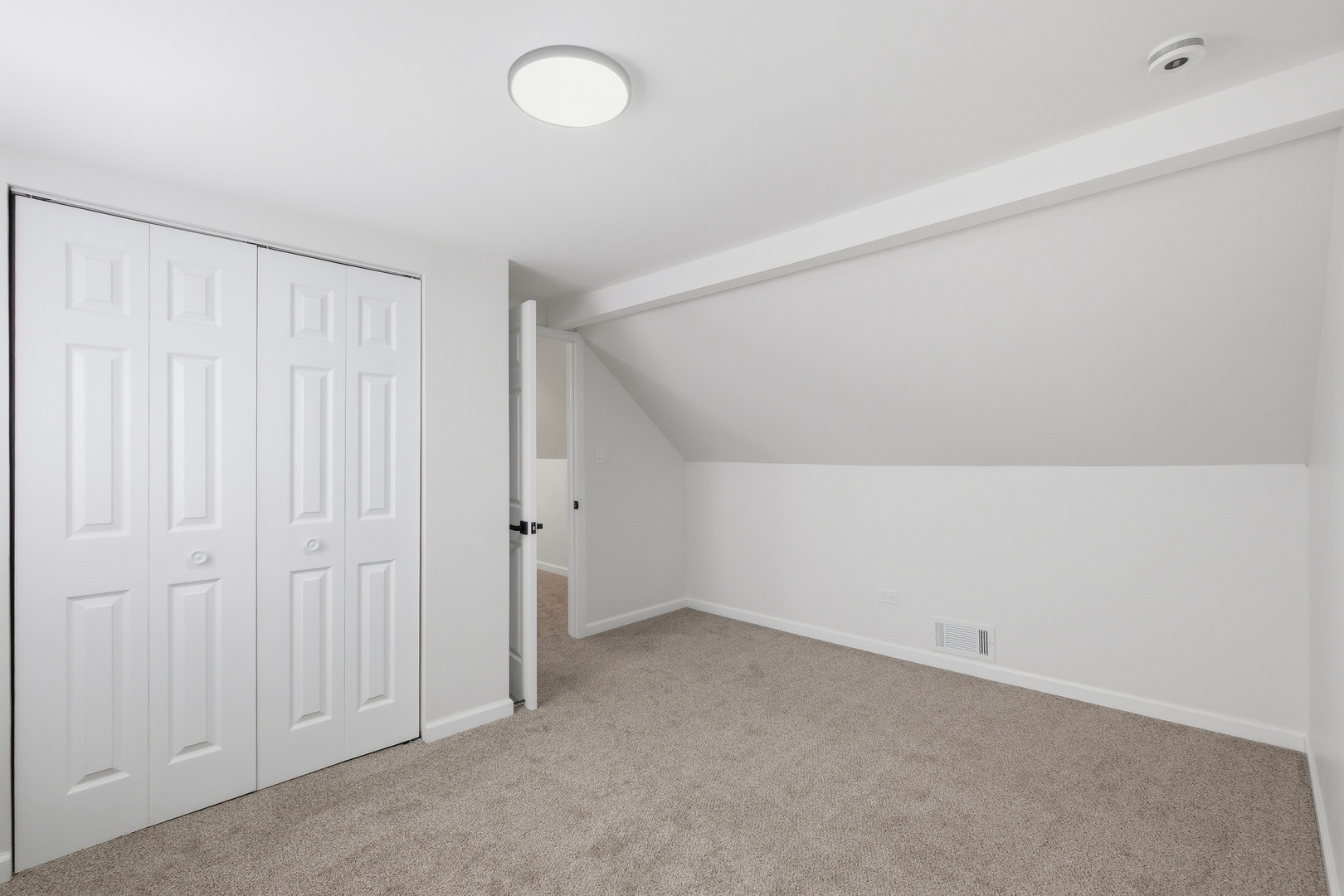 8622 S 78th Avenue, Bridgeview, IL 60455