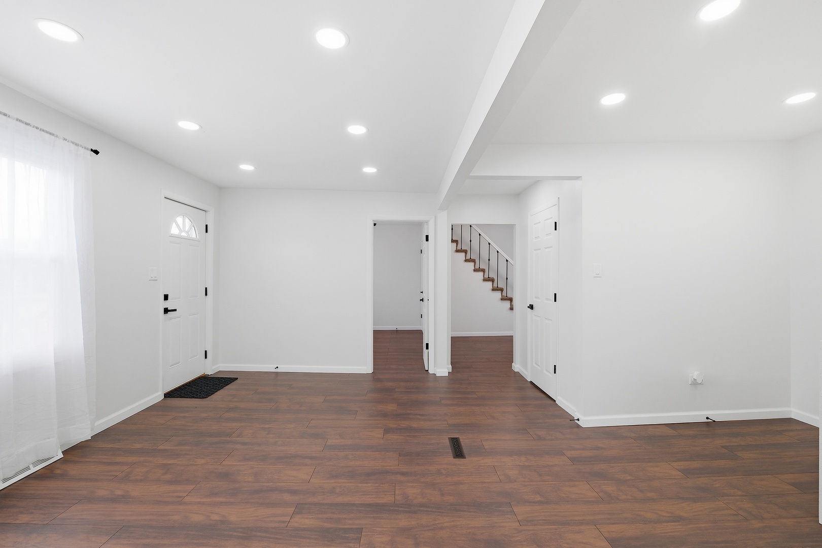 8622 S 78th Avenue, Bridgeview, IL 60455