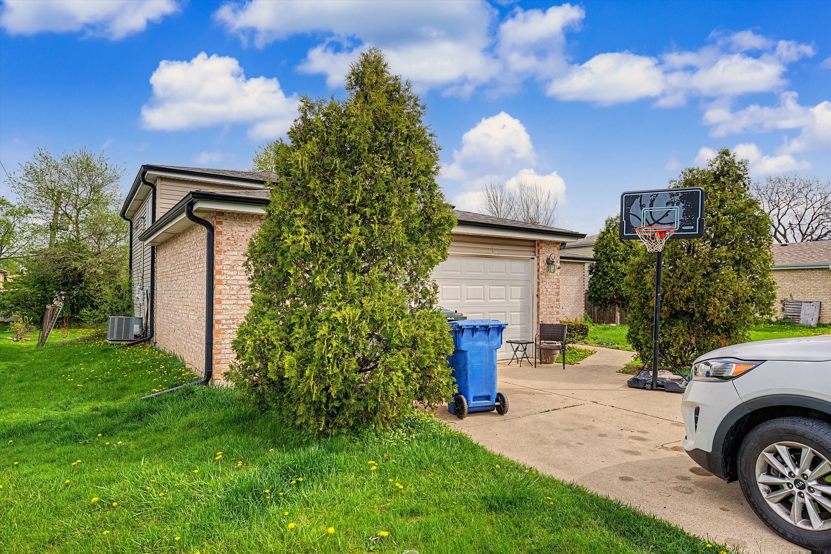 8916 W 85th Place, Justice, IL 60458