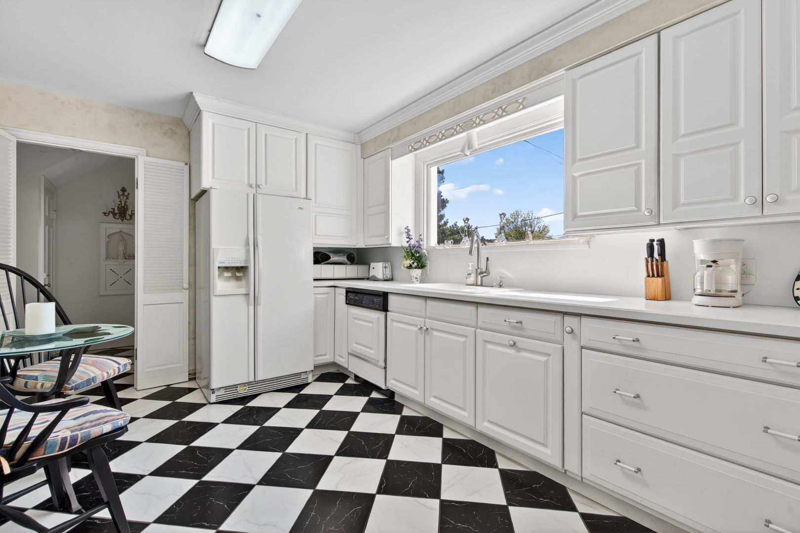 1222 Glenwood Avenue, Joliet, IL 60435