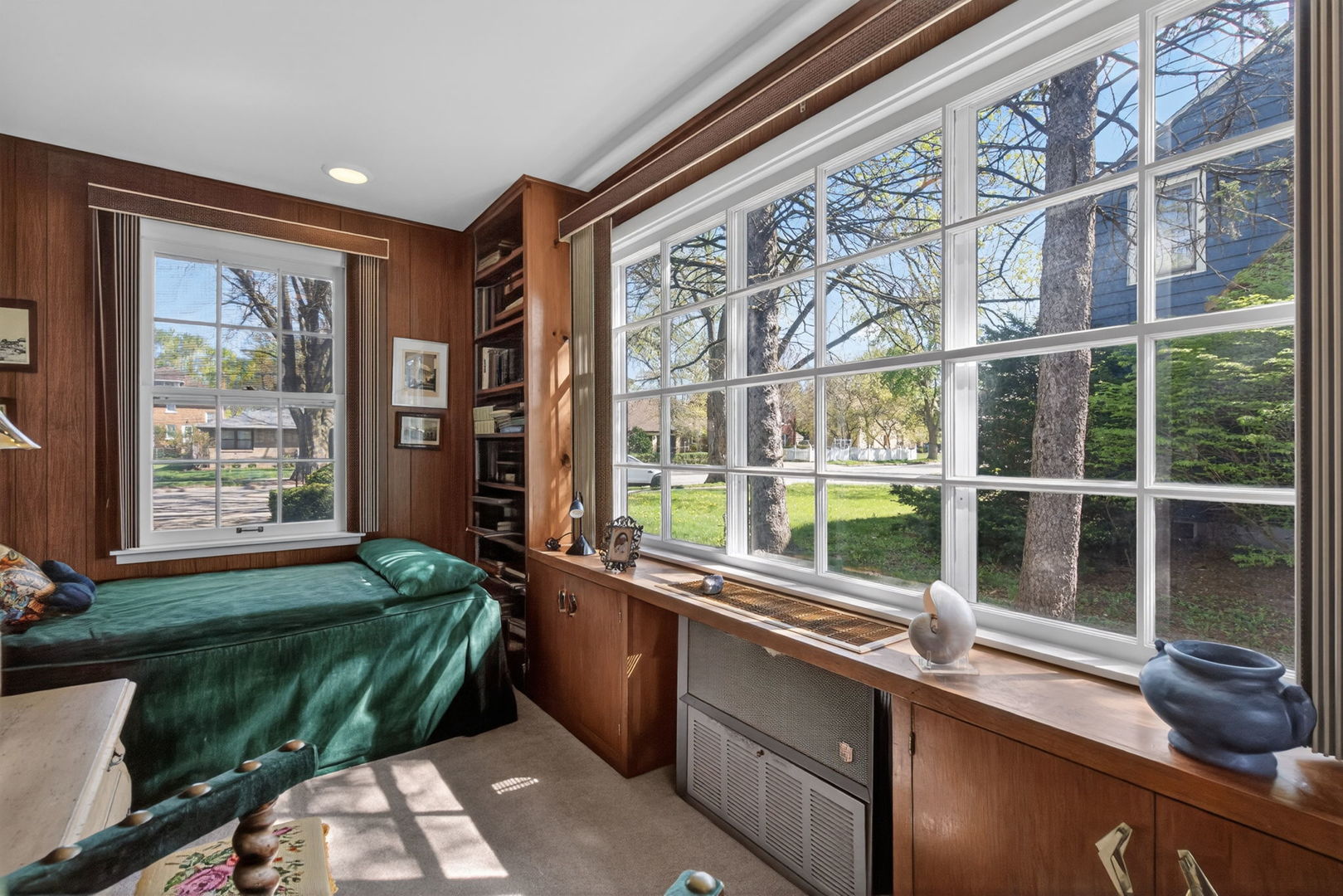 1222 Glenwood Avenue, Joliet, IL 60435