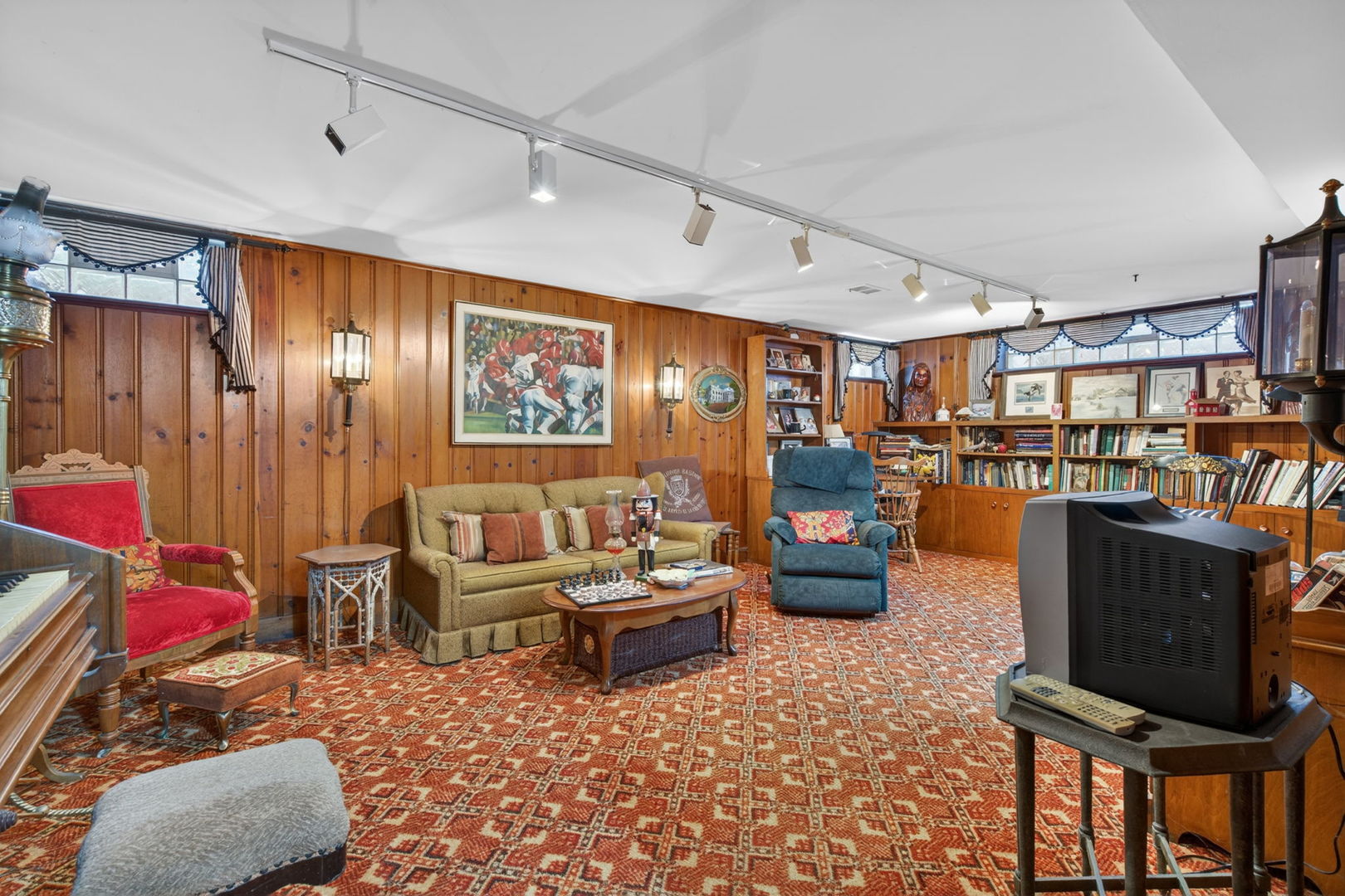 1222 Glenwood Avenue, Joliet, IL 60435