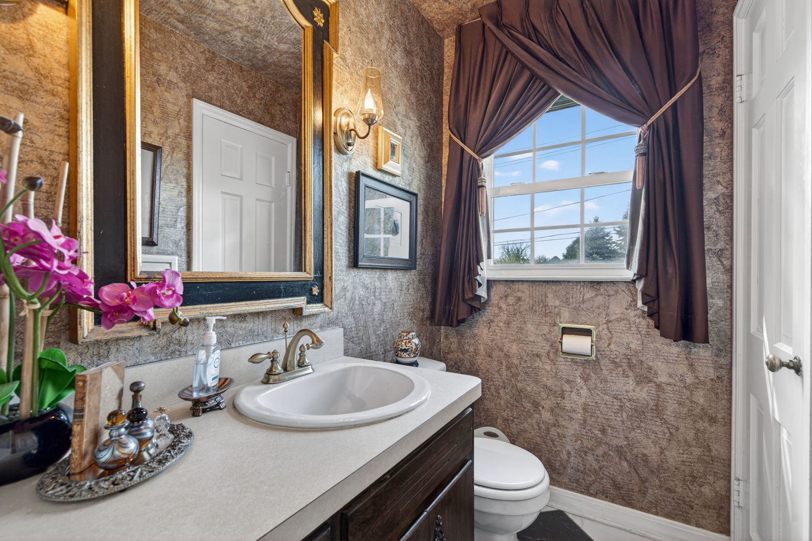 1222 Glenwood Avenue, Joliet, IL 60435