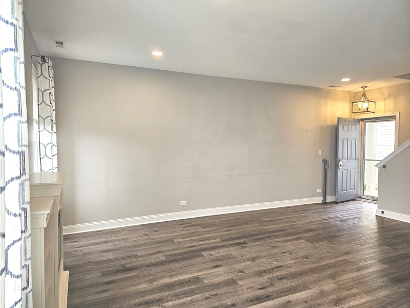 306 Parkside Drive, Shorewood, IL 60404