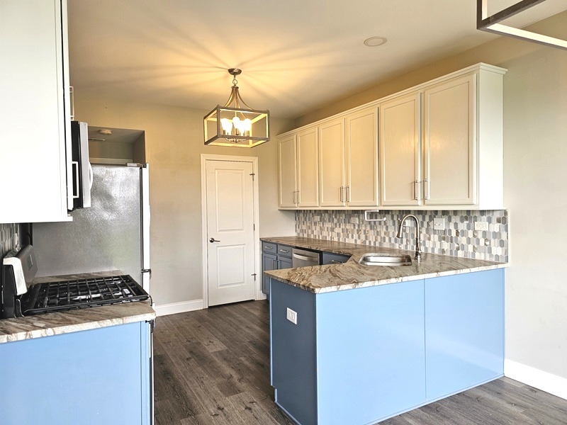 306 Parkside Drive, Shorewood, IL 60404