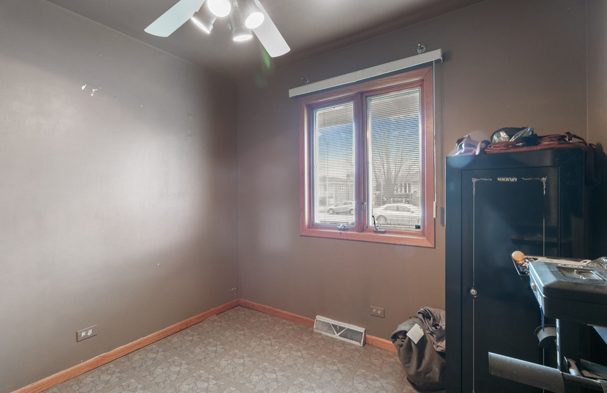 6554 W 92nd Street, Oak Lawn, IL 60453