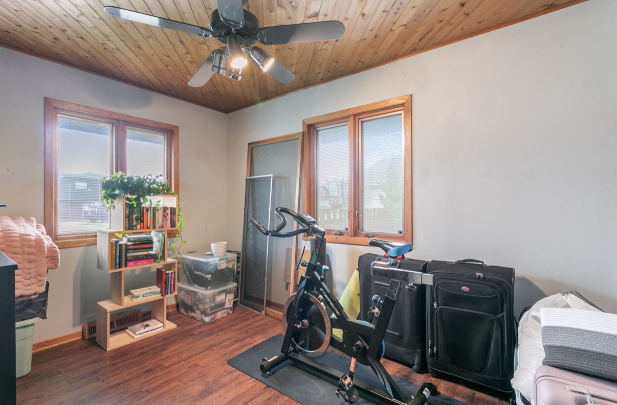 6554 W 92nd Street, Oak Lawn, IL 60453