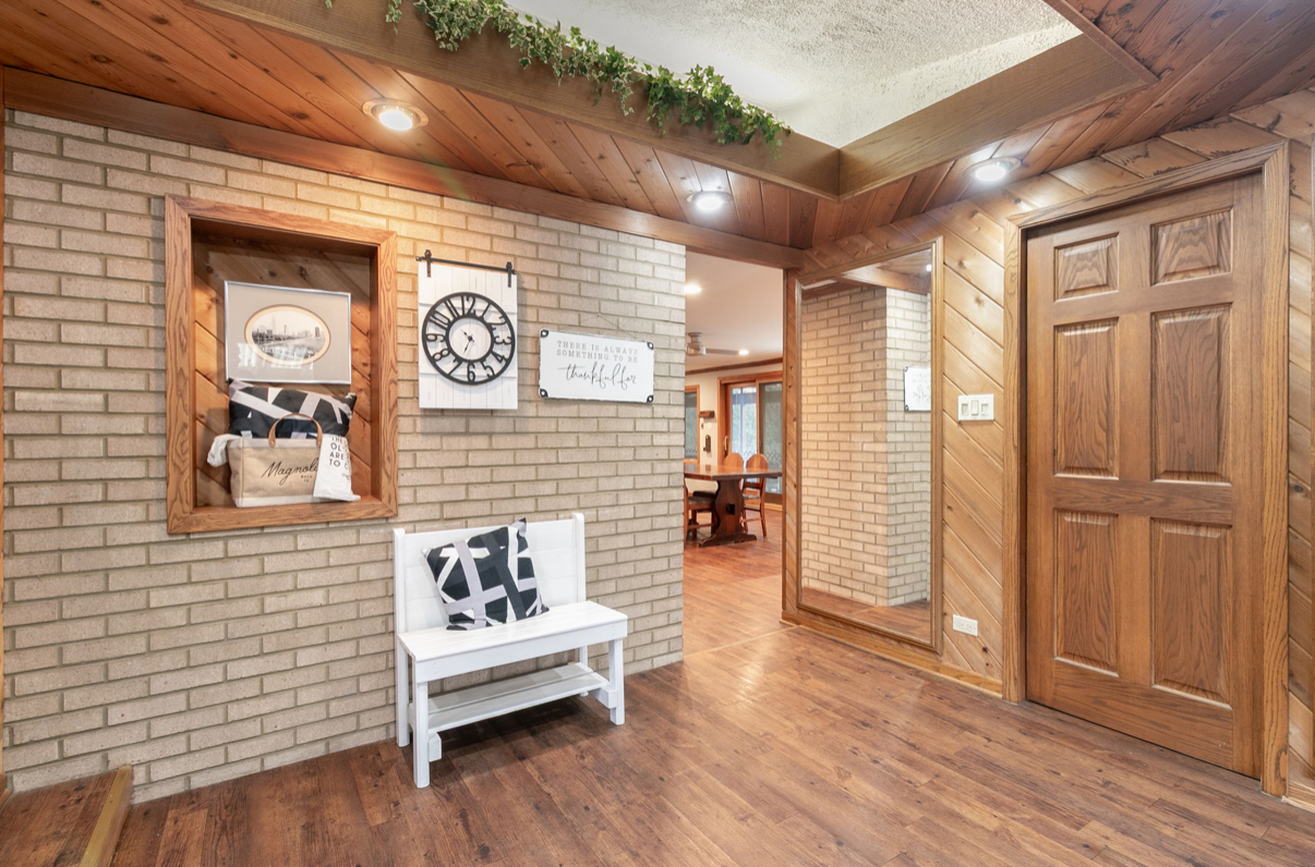 6554 W 92nd Street, Oak Lawn, IL 60453