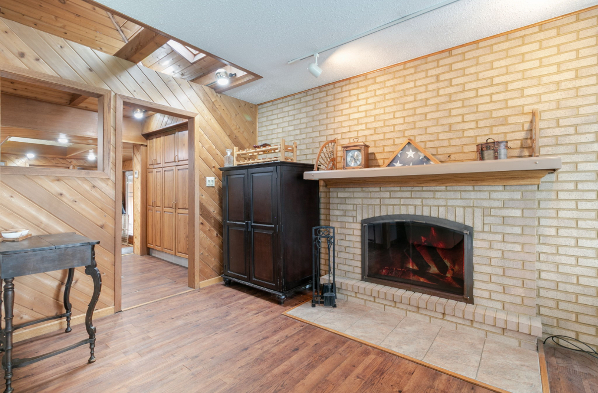 6554 W 92nd Street, Oak Lawn, IL 60453