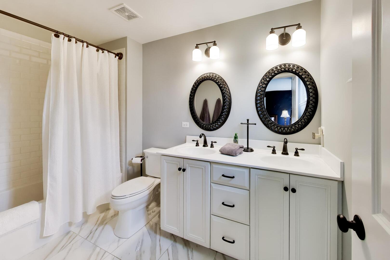 1331 Avery Avenue, Wheaton, IL 60187