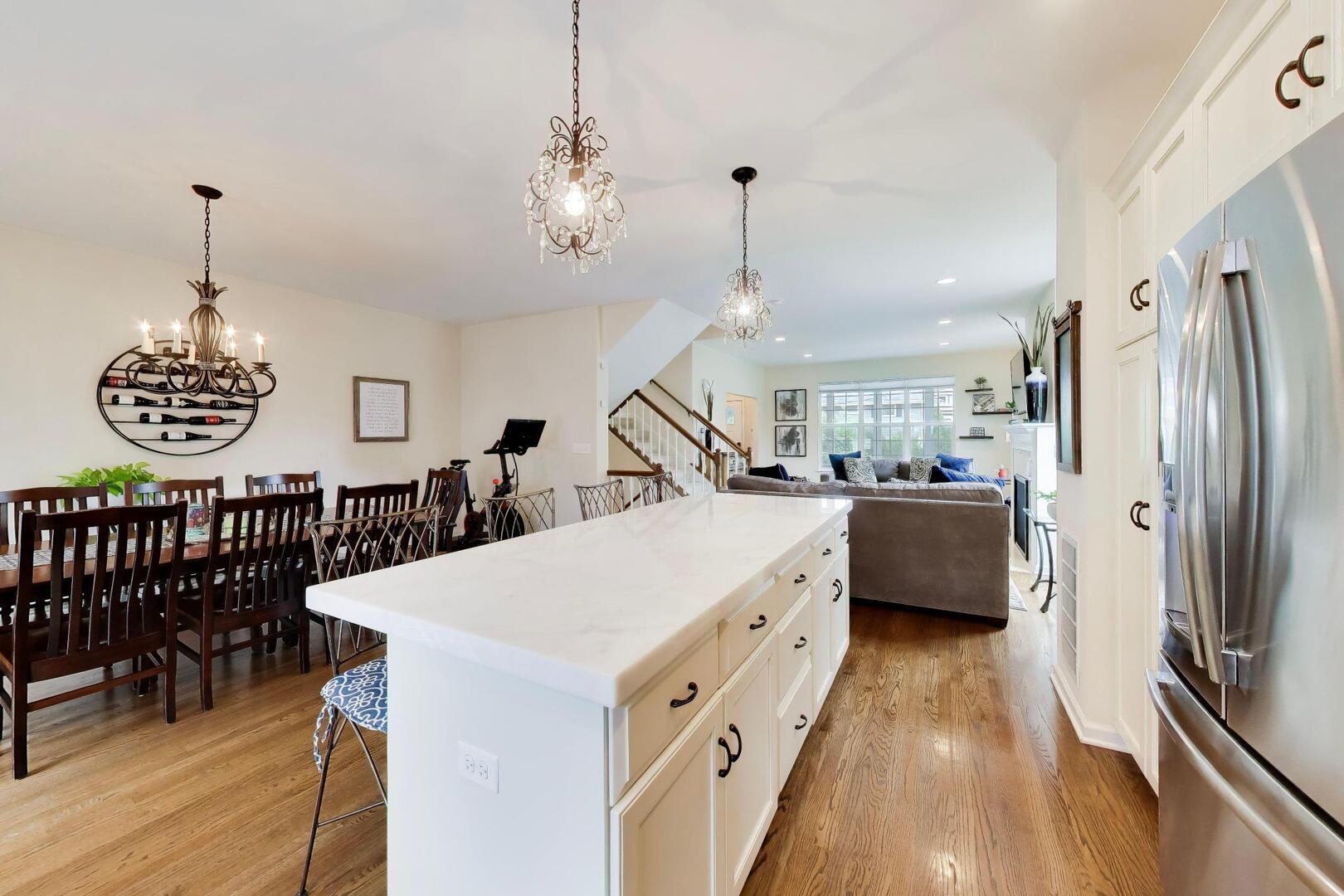 1331 Avery Avenue, Wheaton, IL 60187