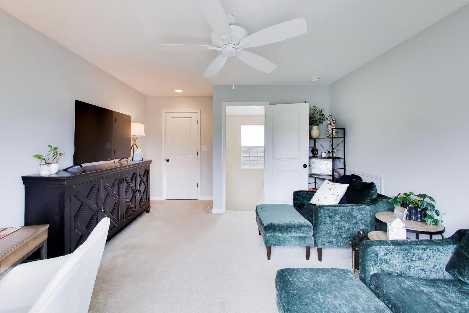 1331 Avery Avenue, Wheaton, IL 60187