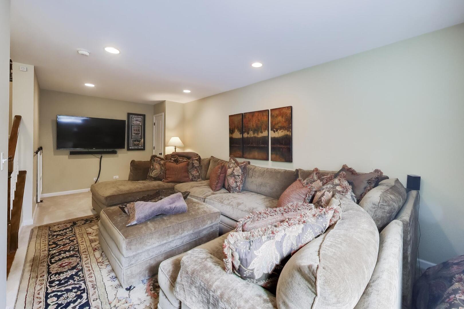 1331 Avery Avenue, Wheaton, IL 60187