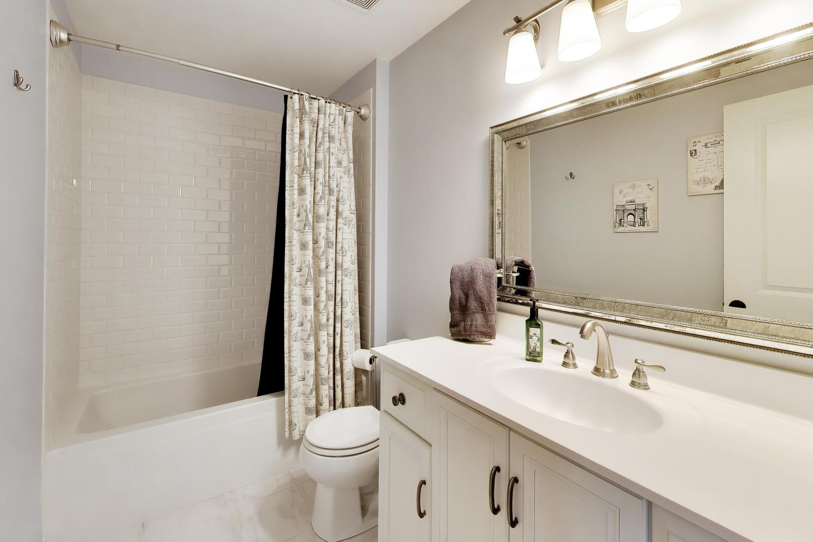 1331 Avery Avenue, Wheaton, IL 60187