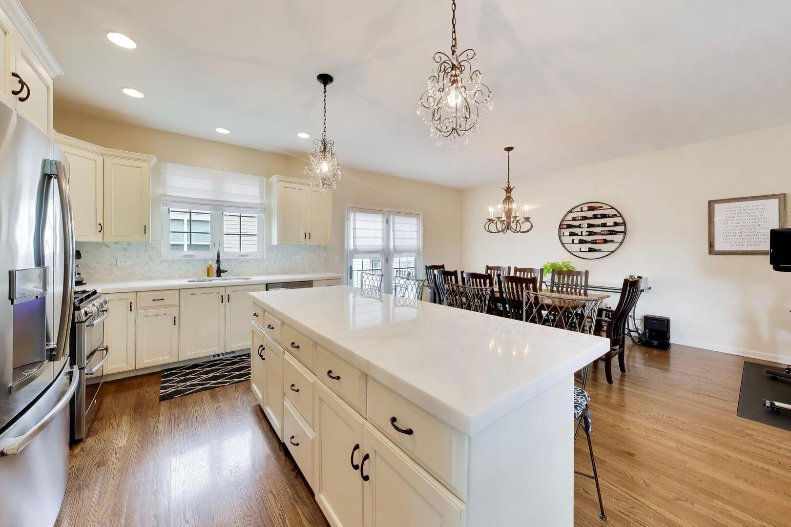 1331 Avery Avenue, Wheaton, IL 60187