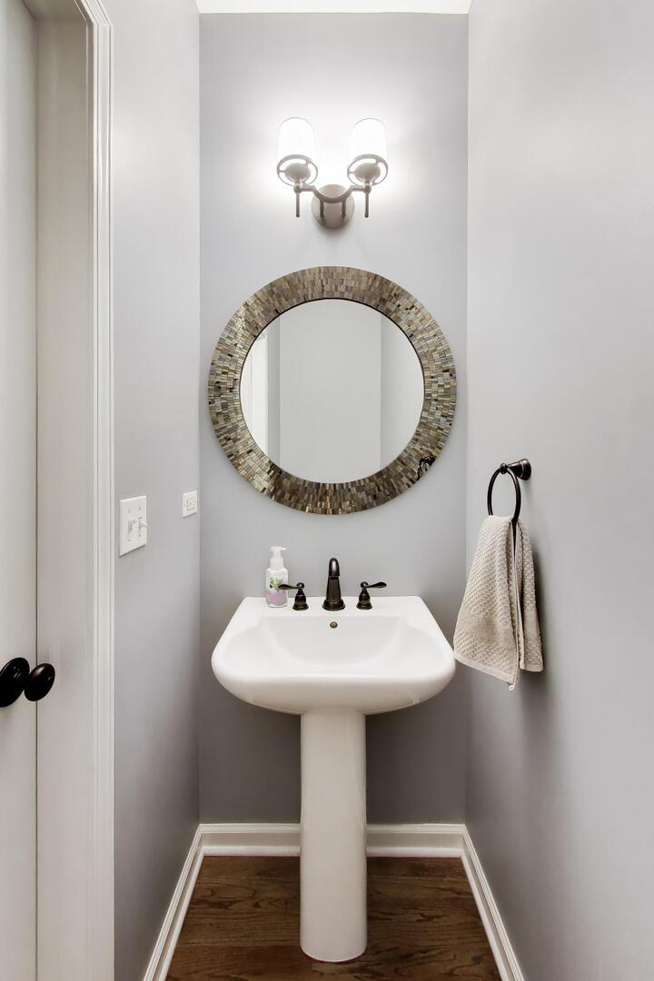 1331 Avery Avenue, Wheaton, IL 60187