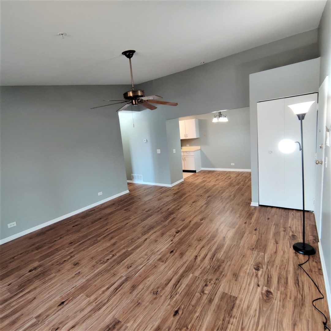 21W581 North Avenue #36, Lombard, IL 60148