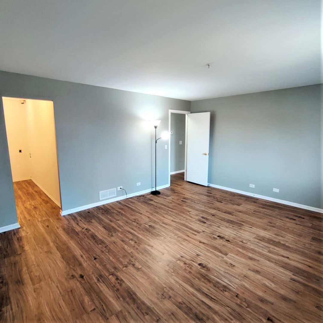 21W581 North Avenue #36, Lombard, IL 60148