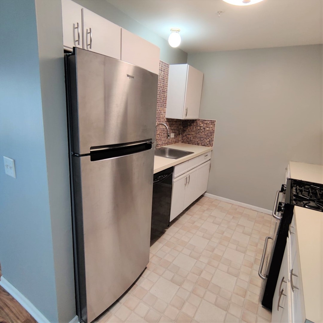 21W581 North Avenue #36, Lombard, IL 60148