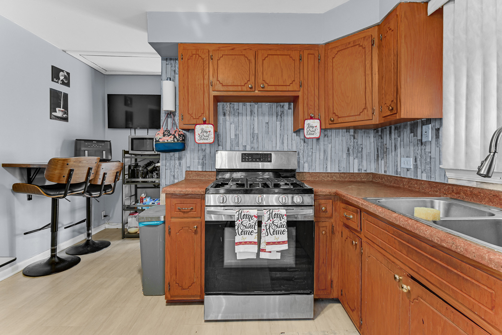 14832 Langley Avenue, Dolton, IL 60419