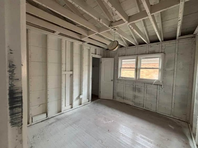 14621 S Sherman Avenue, Posen, IL 60469