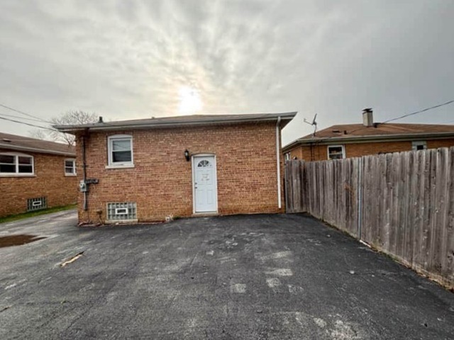 14621 S Sherman Avenue, Posen, IL 60469