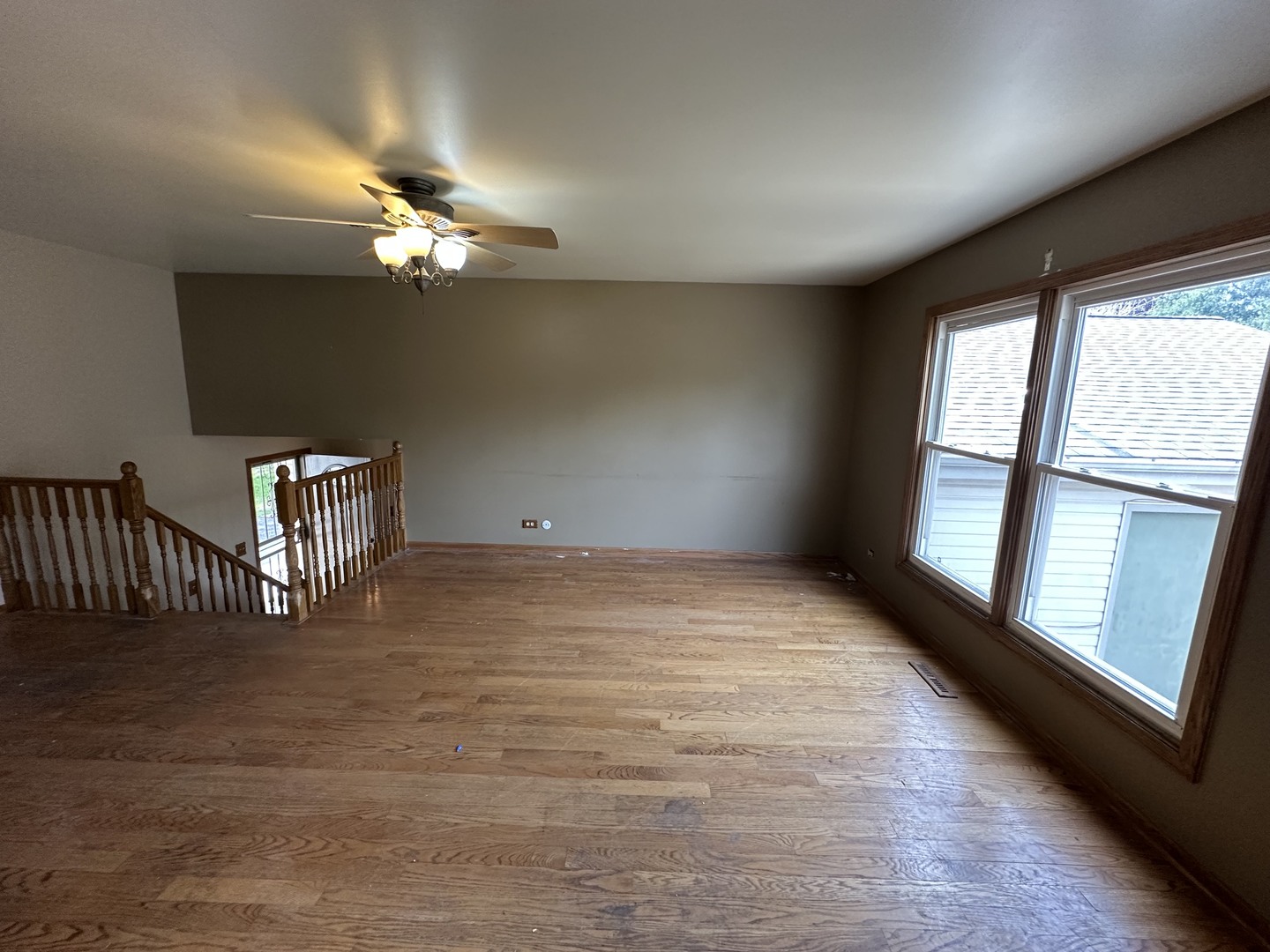 863 Pleasant Street, Woodstock, IL 60098