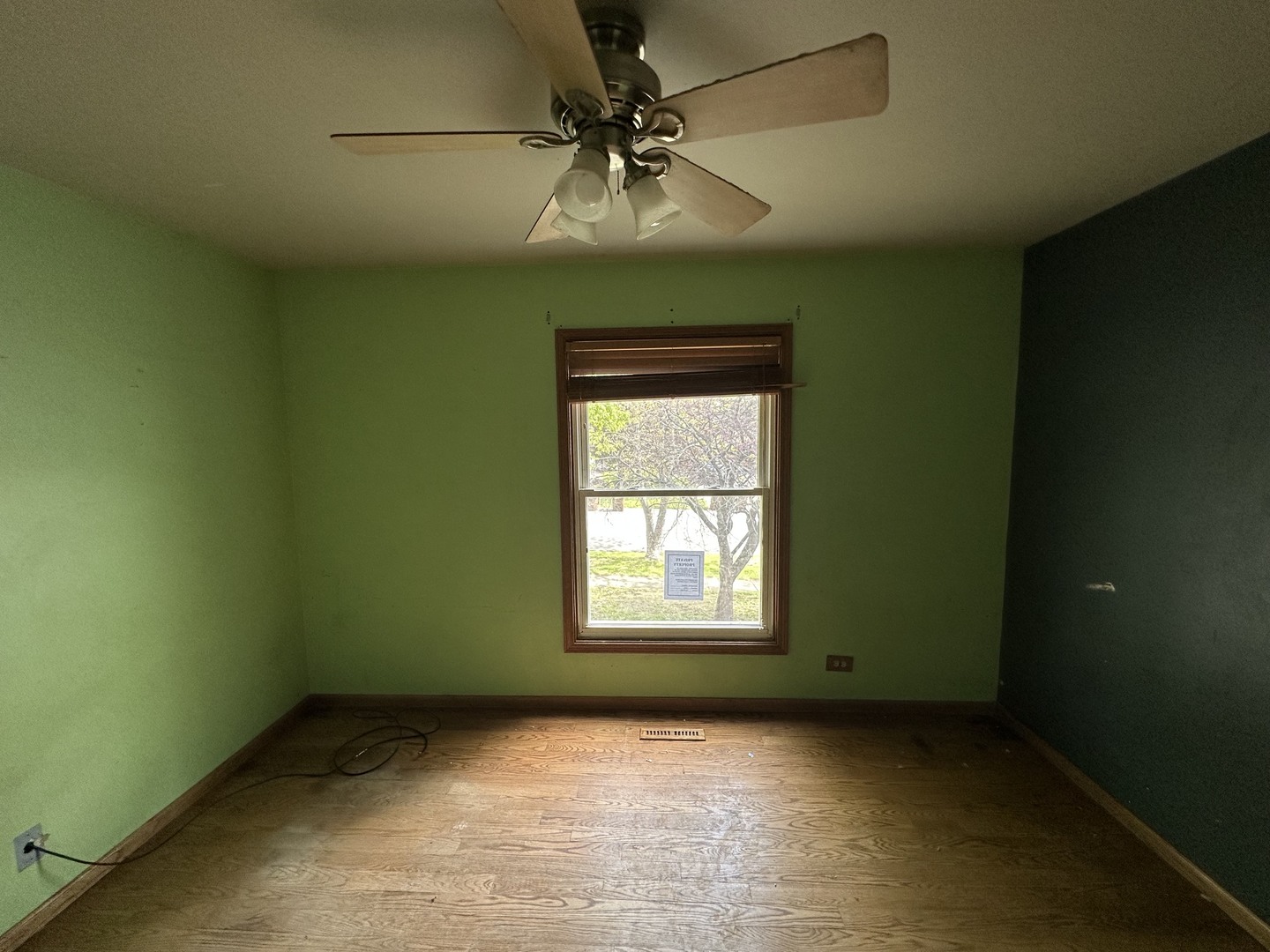 863 Pleasant Street, Woodstock, IL 60098
