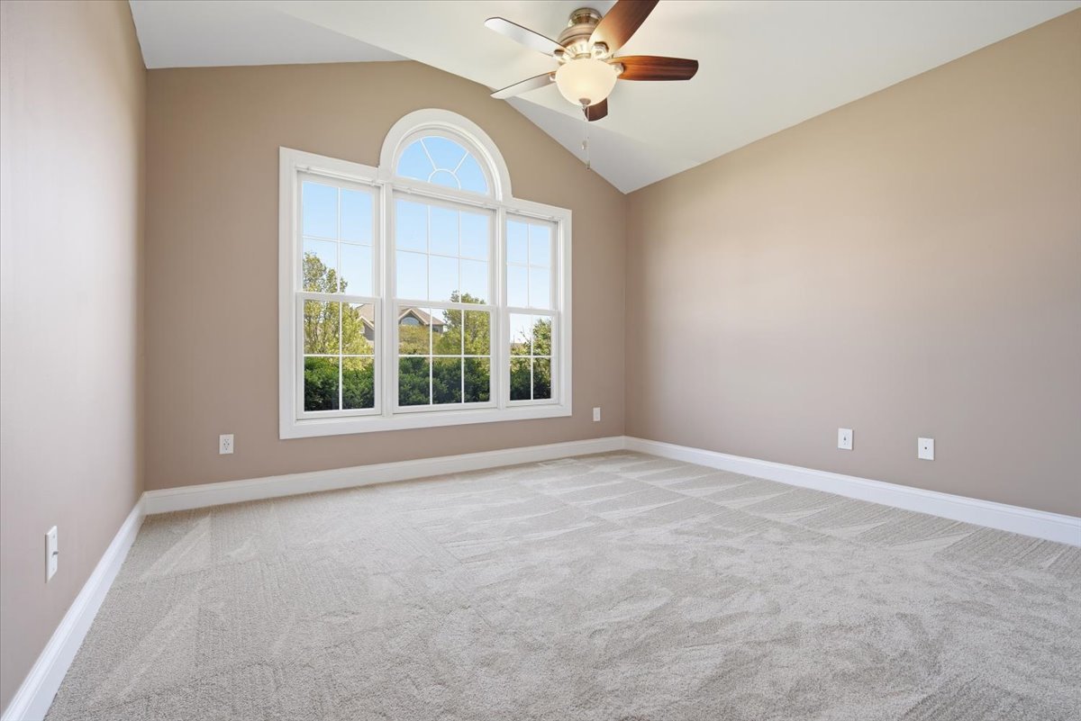 10372 Lyonheart Lane, Bloomington, IL 61705