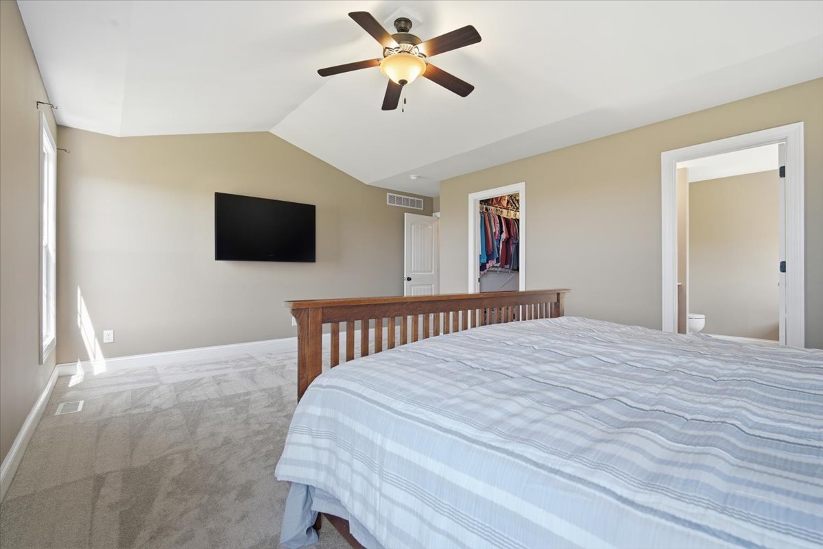 10372 Lyonheart Lane, Bloomington, IL 61705