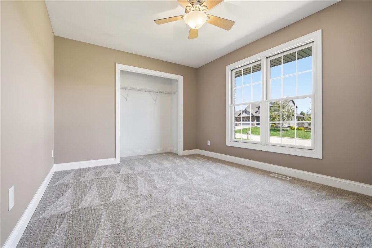 10372 Lyonheart Lane, Bloomington, IL 61705